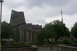 hinter dieser Kirche wurde Jeanne d'Arc verbrannt