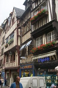 Das Haus mit dem Helm