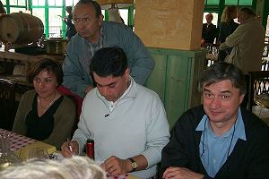 Jean-Noel unterschreibt...?