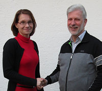 Bei der Übergabe - Julia Ruch und Richard Oed