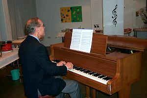 Rolf, der Pianist und Sänger