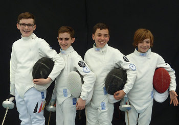 Jonathan Stahl mit der Degenmannschaft Bayern 1