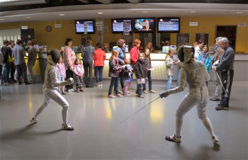 im Kino - Fechtvorführung